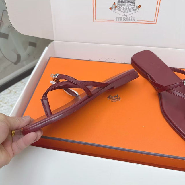 HERMÈS 26S ORAN SANDAL IN BURGUNDY CALFSKIN