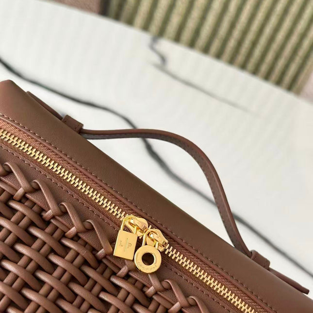 BOTTEGA VENETA 26S INTRECCIATO VANITY CASE IN BROWN CALFSKIN