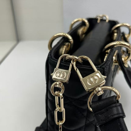 DIOR 26S CANNAGE TOP HANDLE BAG IN BLACK LAMBSKIN