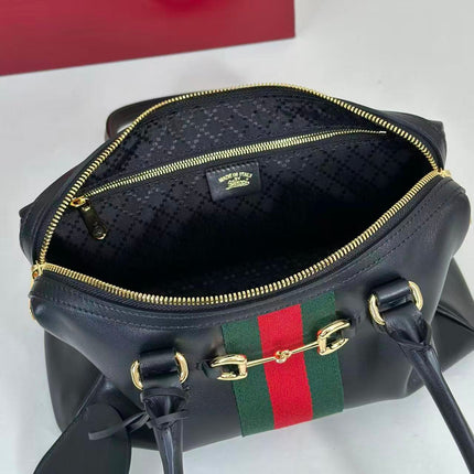 GUCCI 26S HORSEBIT SHOULDER BAG IN BLACK CALFSKIN