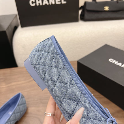 CHANEL 26S BALLET FLATS IN BLUE DENIM WITH CC LOGO & BOW DETAIL