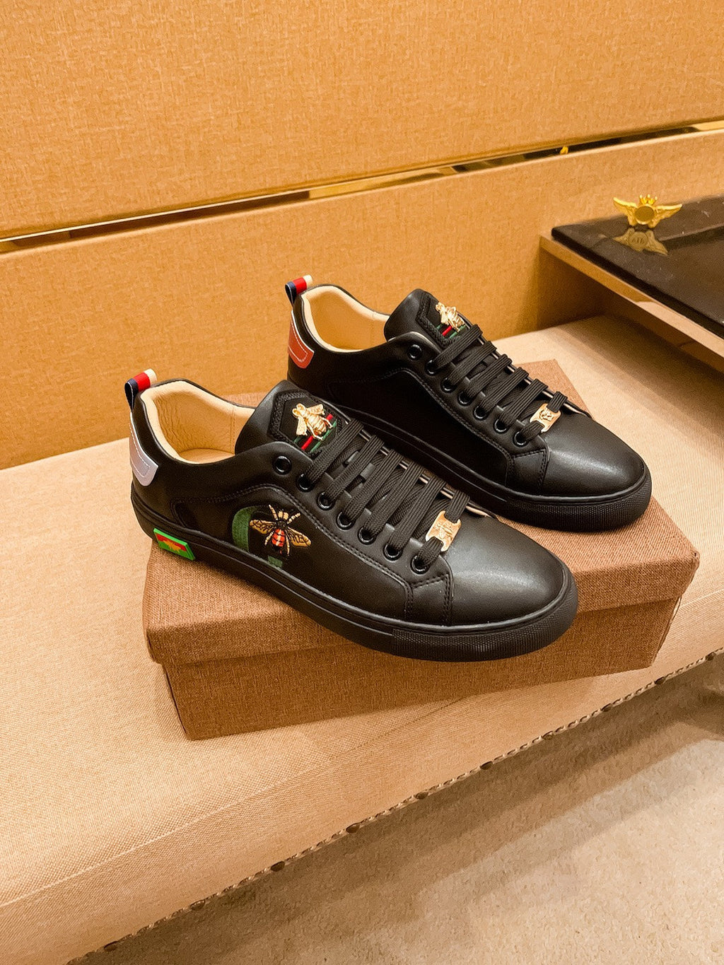 GG ACE EMBROIDERED BLACK BEE