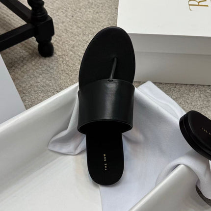 ROW THONG SANDAL IN BLACK CALFSKIN