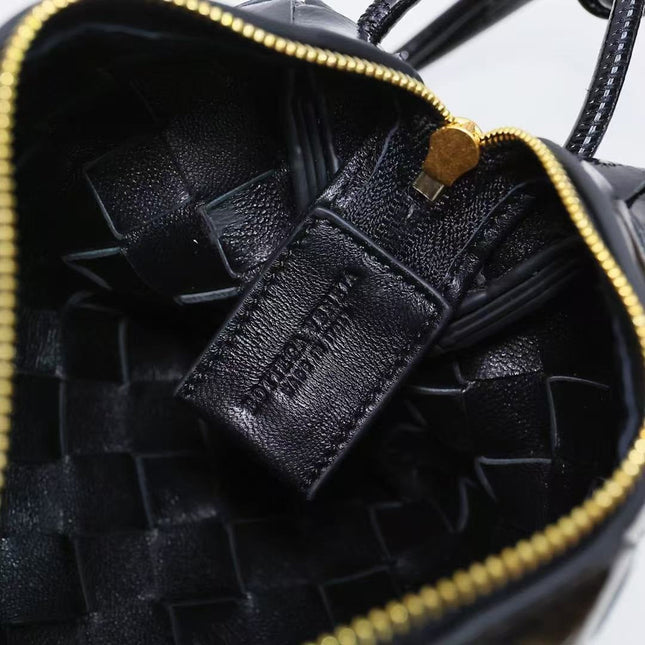 BOTTEGA VENETA GOLD KNOT CROSSBODY BAG 17 IN BLACK CALFSKIN
