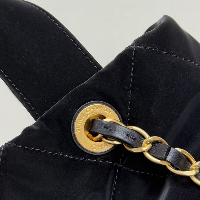 CC BOW TOP HANDLE BAG 38 IN BLACK