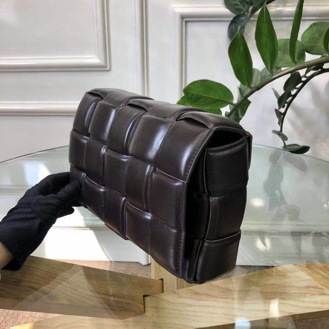 PADDED CASSETTE BAG 26 IN DARK BROWN INTRECCIATO CALFSKIN