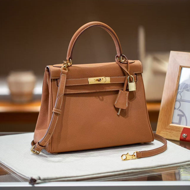 KELLY 28CM IN TAN BROWN TOGO LEATHER GOLD HARDWARE