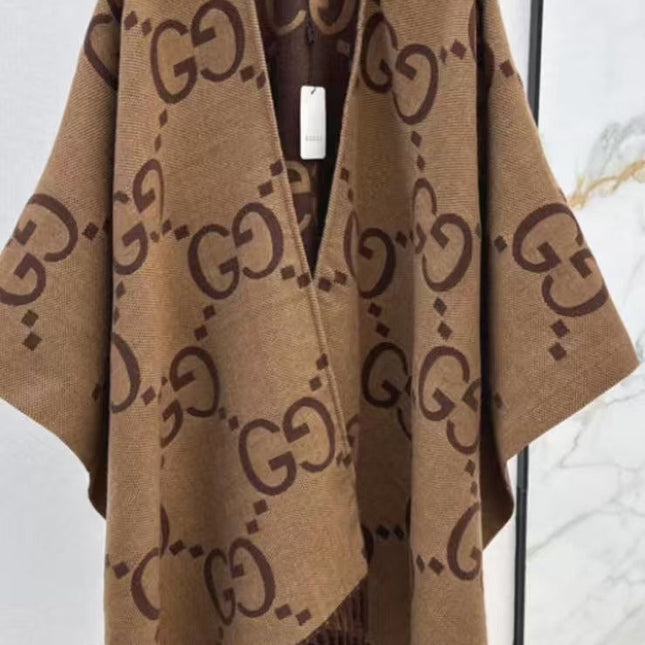 GG REVERSIBLE JUMBO CASHMERE CAPE IN BROWN