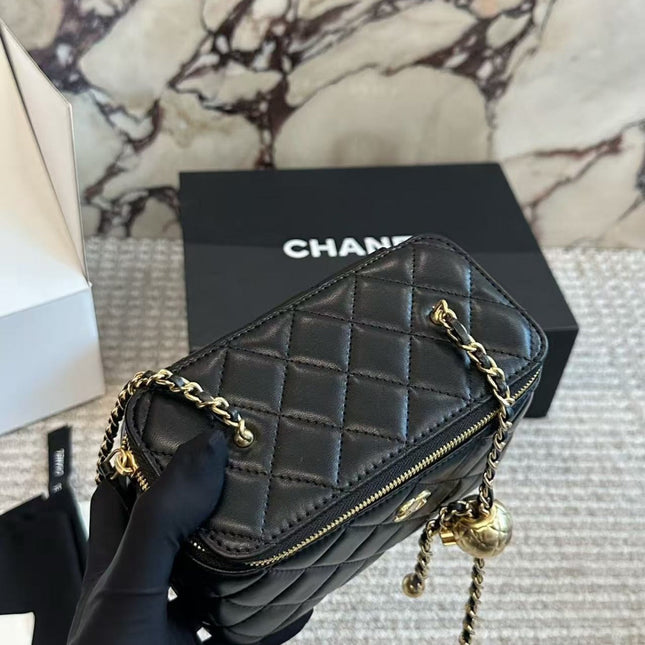 CC SMALL VANITY CHAIN BAG 17 IN BLACK CALFSKIN GOLD HARDWARE