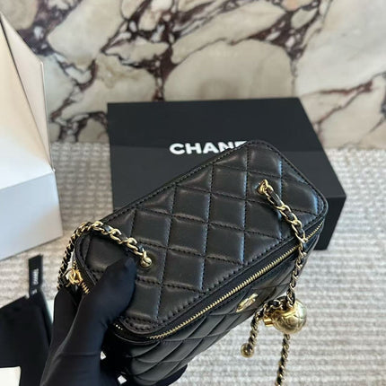 CC SMALL VANITY CHAIN BAG 17 IN BLACK CALFSKIN GOLD HARDWARE