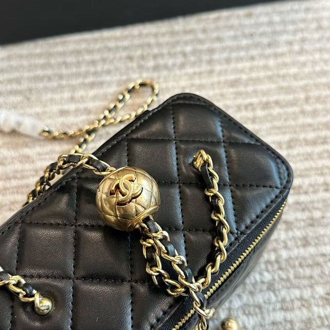 CC SMALL VANITY CHAIN BAG 17 IN BLACK CALFSKIN GOLD HARDWARE