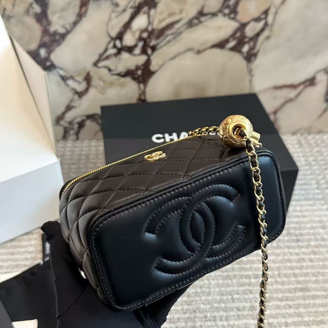 CC SMALL VANITY CHAIN BAG 17 IN BLACK CALFSKIN GOLD HARDWARE