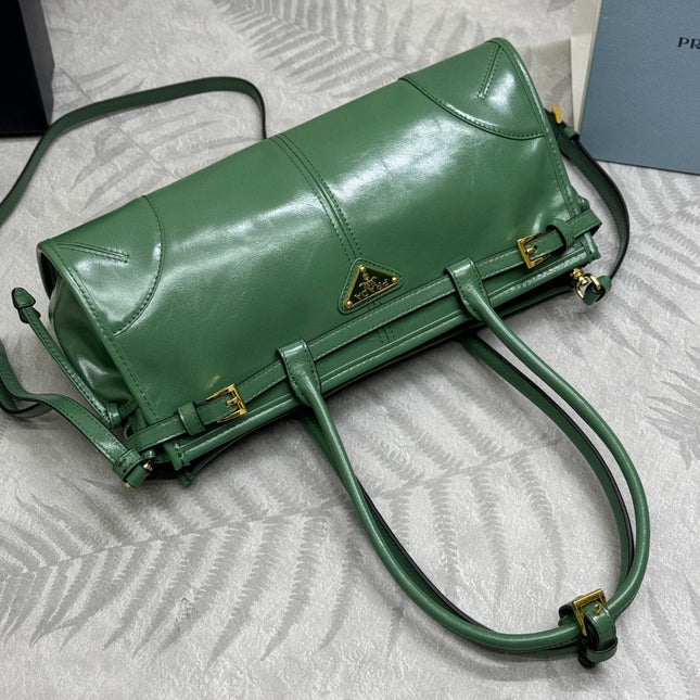PRADA BONNIE MEDIUM HANDBAG 32 IN GREEN GLOSSY CALFSKIN