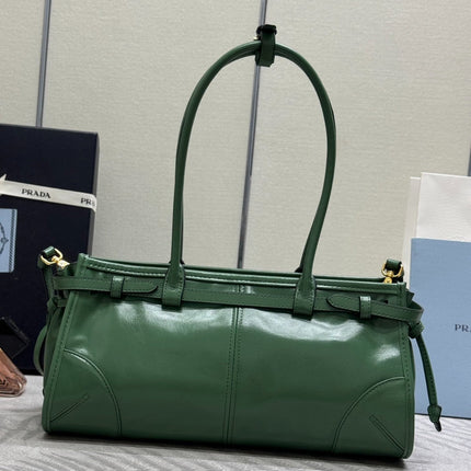 PRADA BONNIE MEDIUM HANDBAG 32 IN GREEN GLOSSY CALFSKIN
