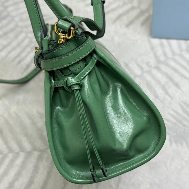PRADA BONNIE MEDIUM HANDBAG 32 IN GREEN GLOSSY CALFSKIN