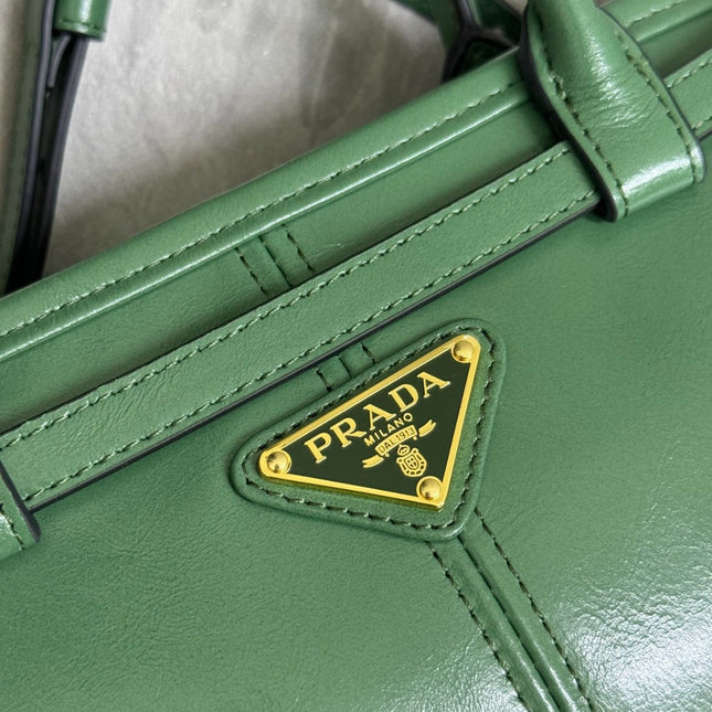 PRADA BONNIE MEDIUM HANDBAG 32 IN GREEN GLOSSY CALFSKIN
