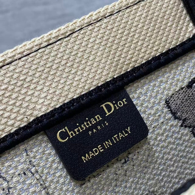 DIOR MEDIUM BOOK TOTE BAG IN BEIGE FLORAL MOTIF EMBROIDERY CANVAS