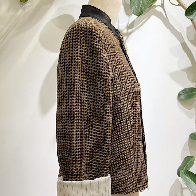 CHANEL HOUNDSTOOTH PATTERNED JACKET IN BROWN WITH GOLD HARDWARE