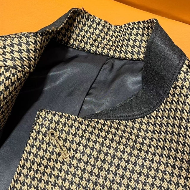 CHANEL HOUNDSTOOTH PATTERNED JACKET IN BROWN WITH GOLD HARDWARE