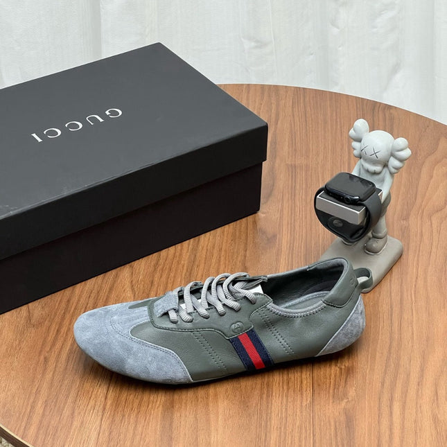 GUCCI 26S LOW TOP SNEAKER IN GREY BLUE SUEDE