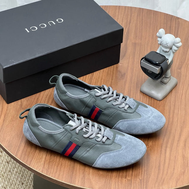 GUCCI 26S LOW TOP SNEAKER IN GREY BLUE SUEDE