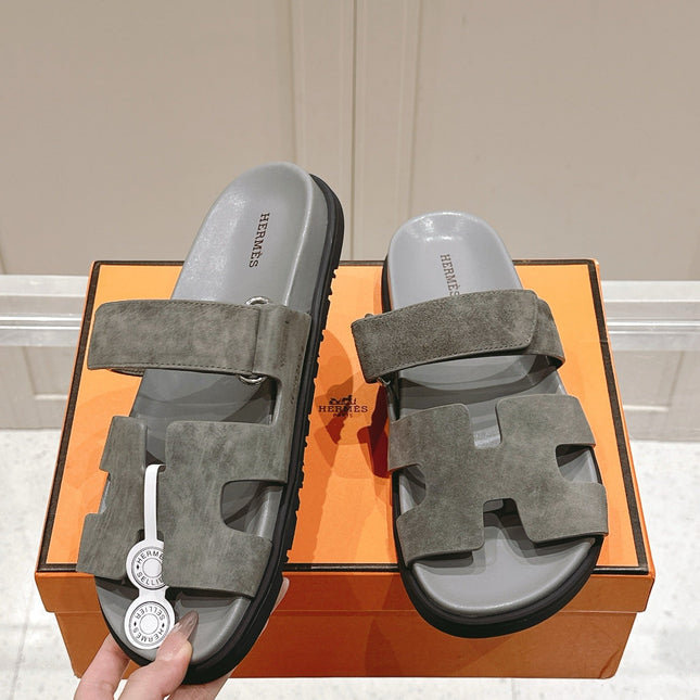 HERMES 26S CHYPRE SANDAL IN DARK GREY SUEDE
