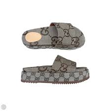 GUCCI WOMEN'S PLATFORM SLIDE SANDALS IN GREY GG CANVAS
