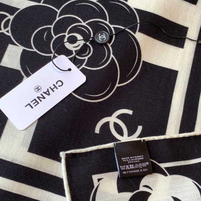 CHANEL 26S SCARF 135 IN CASHMERE AND SILK 306116