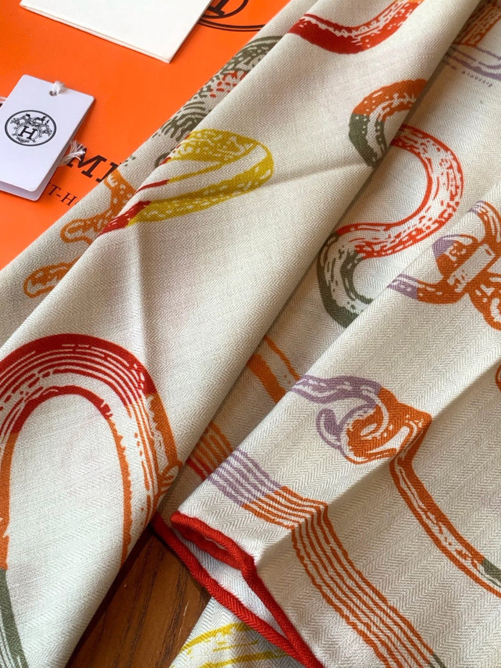 HERMES 26S PRINTED SQUARE SCARF 135 IN CASHMERE AND SILK 307236