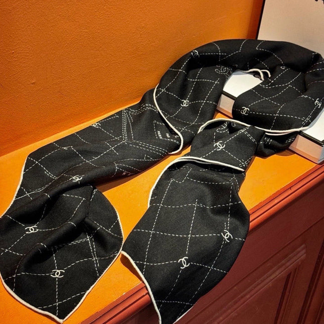 CHANEL 26S SCARF 140 IN CASHMERE AND SILK 307247