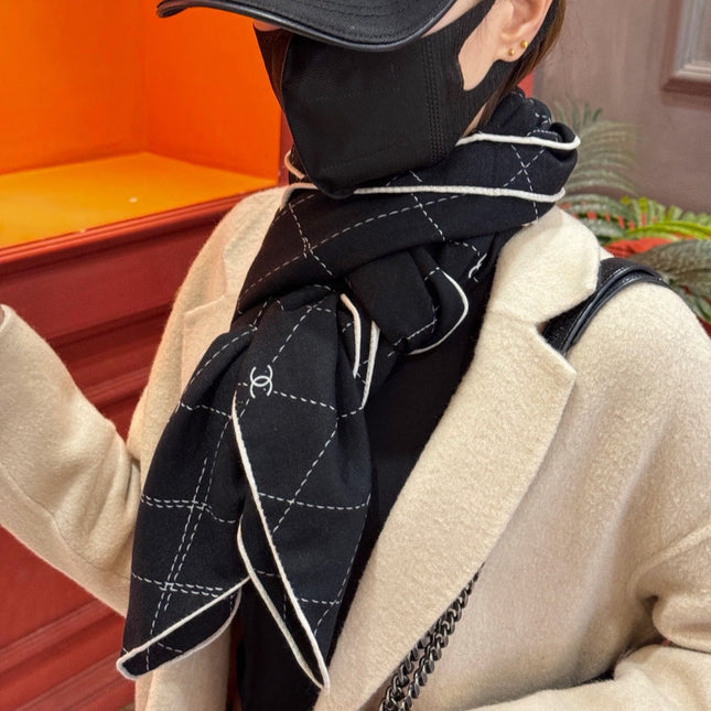 CHANEL 26S SCARF 140 IN CASHMERE AND SILK 307247