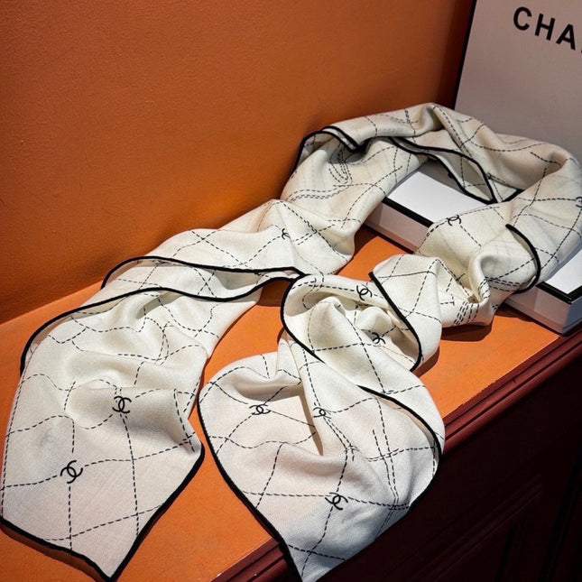 CHANEL 26S SCARF 140 IN CASHMERE AND SILK 307248
