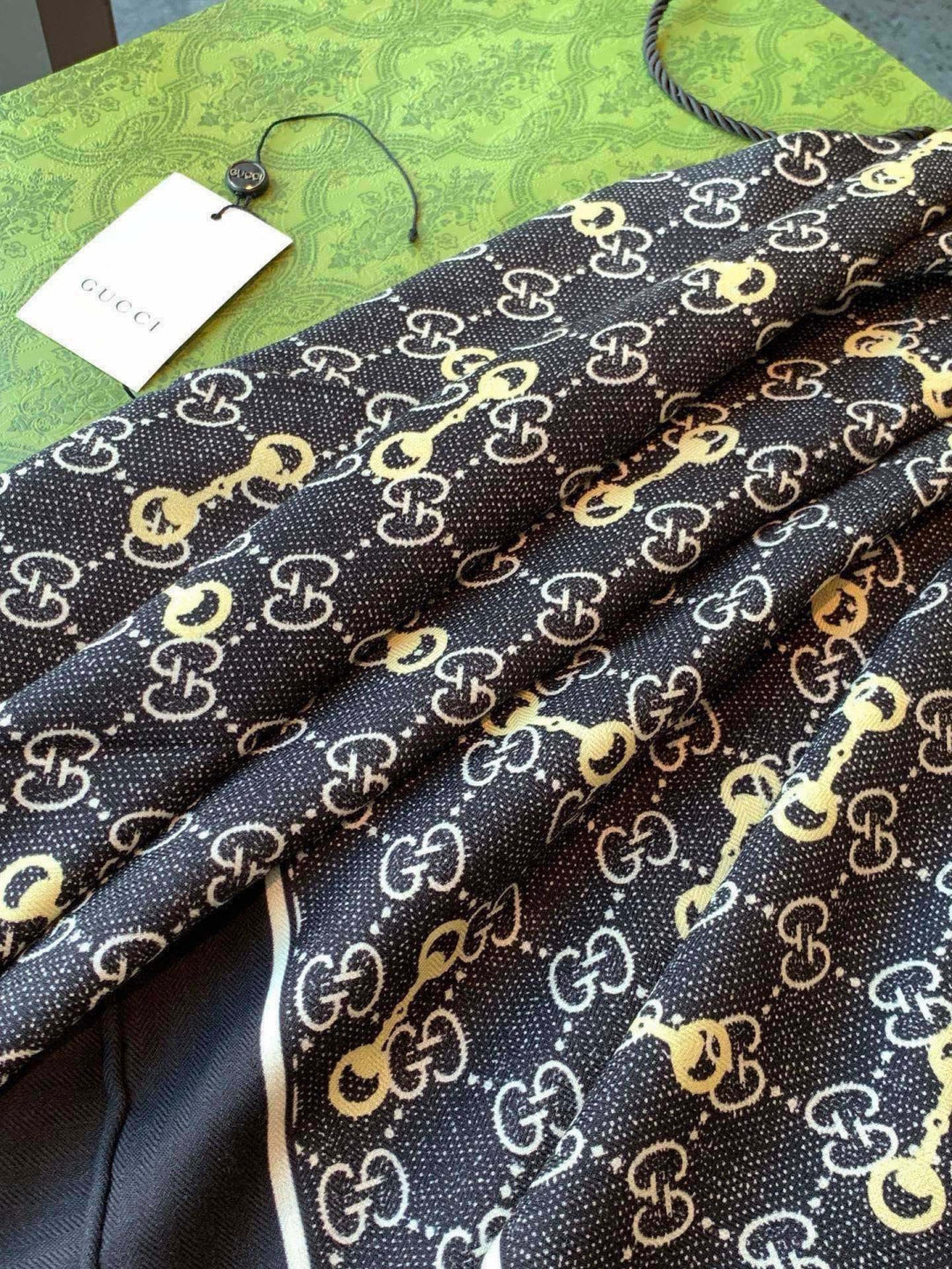 GUCCI 26S SCARF 135 IN CASHMERE AND SILK 307257
