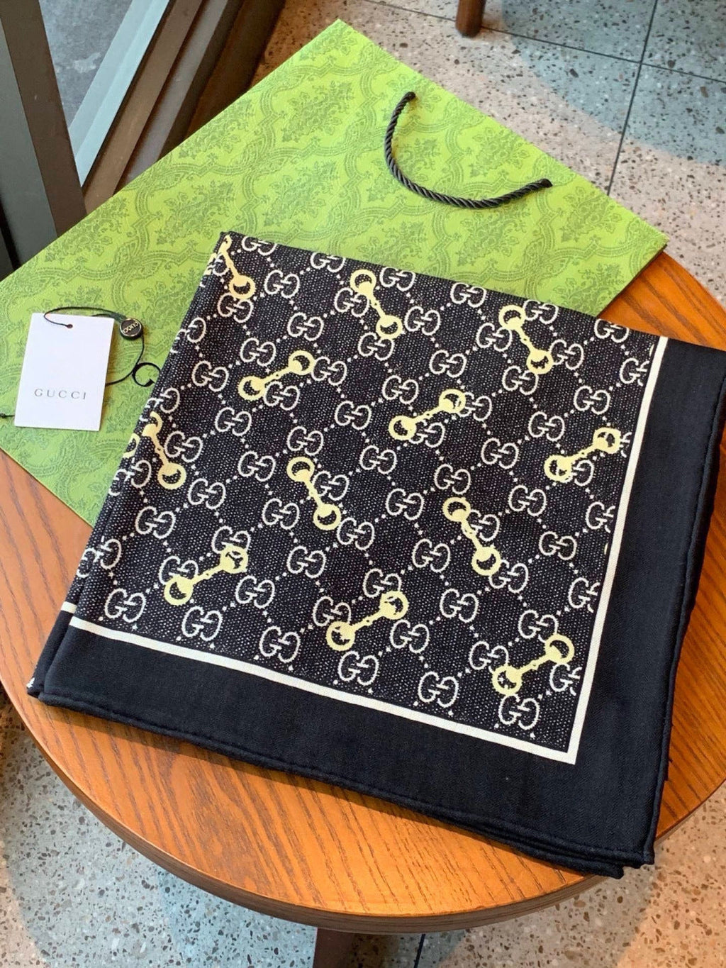 GUCCI 26S SCARF 135 IN CASHMERE AND SILK 307257