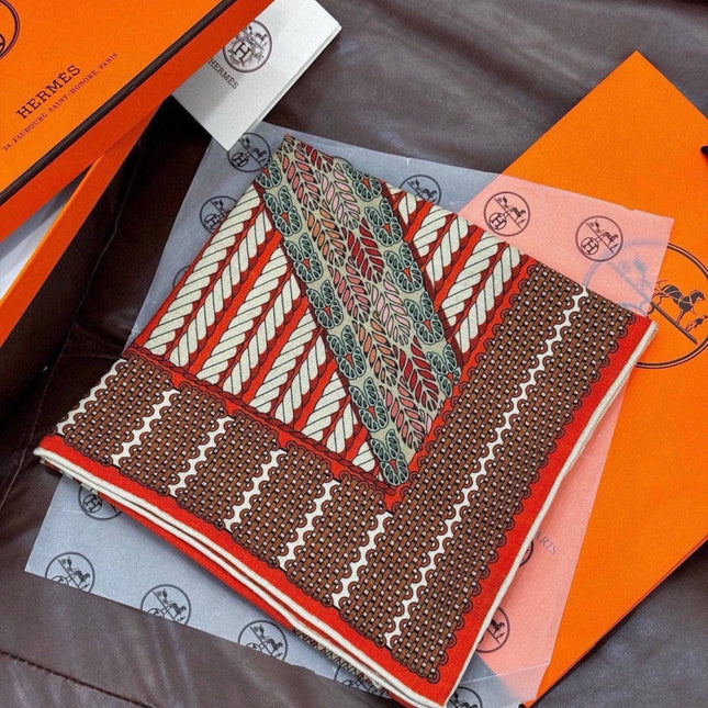 HERMES 26S PRINTED SQUARE SCARF 140 IN CASHMERE AND SILK 309321
