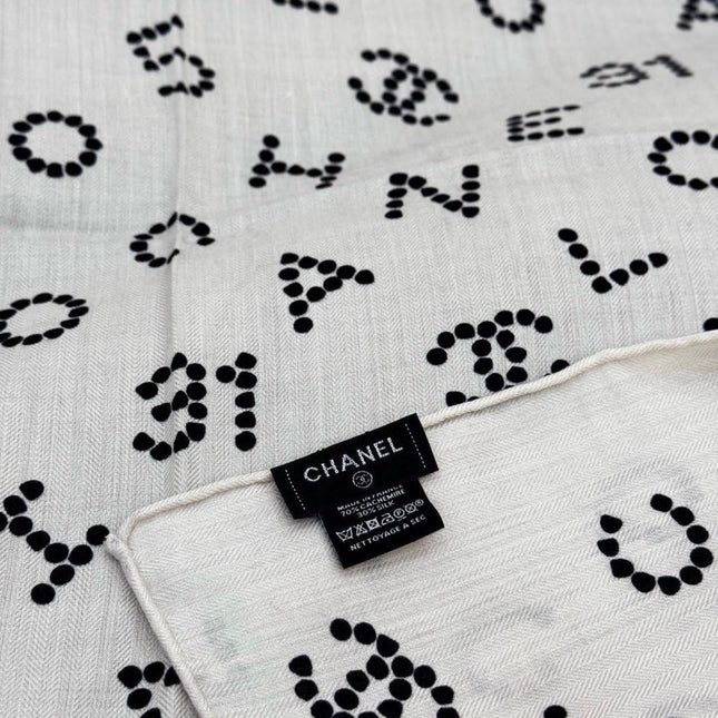 CHANEL 26S SCARF 135 IN CASHMERE AND SILK 309322