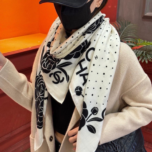 CHANEL 26S SCARF 140 IN CASHMERE AND SILK 309331