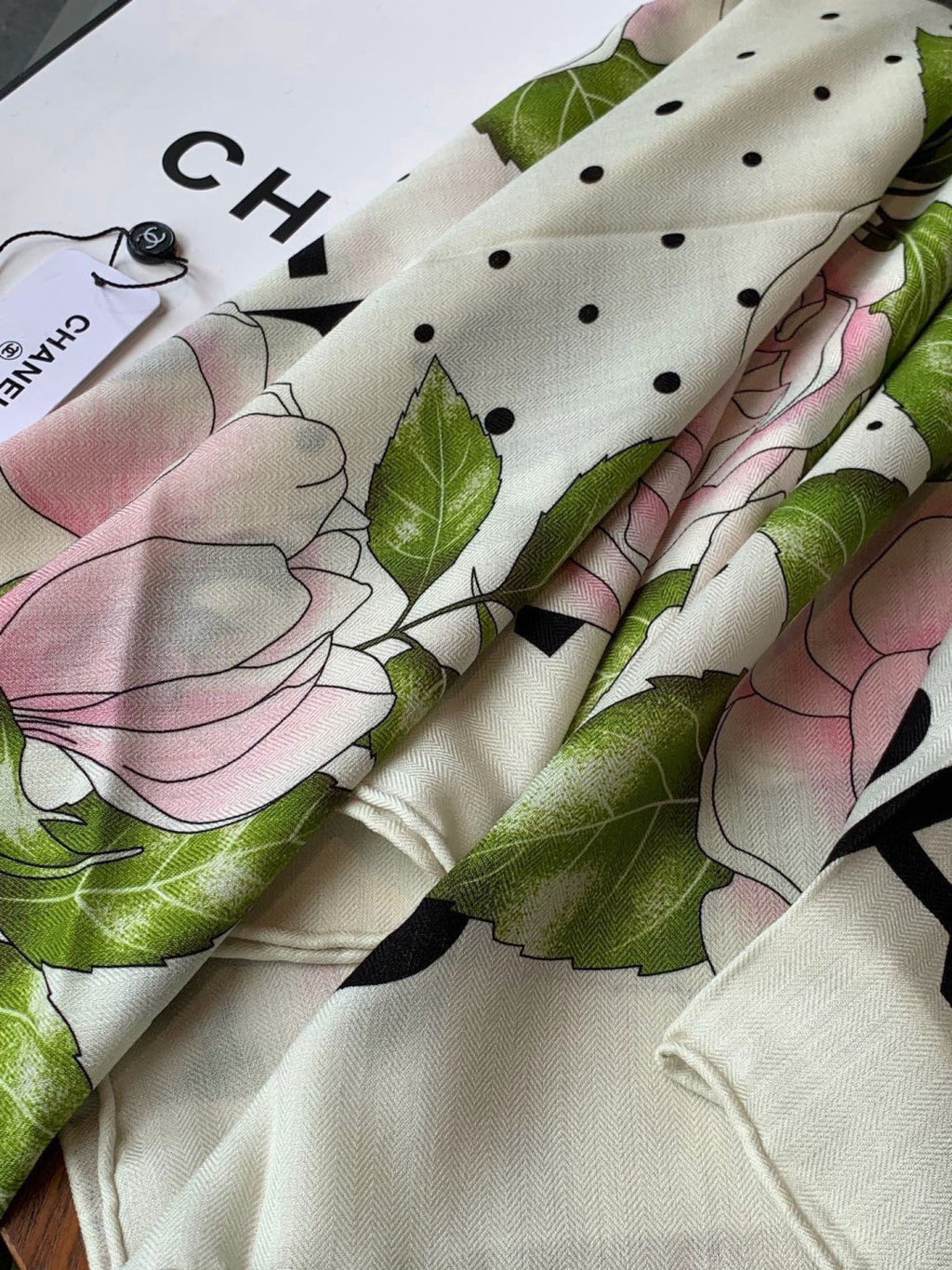 CHANEL 26S SCARF 140 IN CASHMERE AND SILK 309337