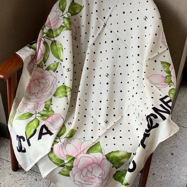 CHANEL 26S SCARF 140 IN CASHMERE AND SILK 309337
