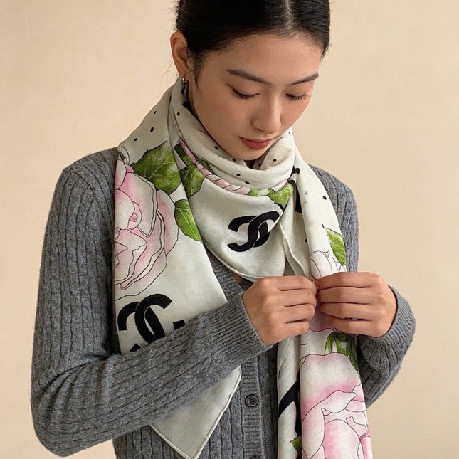 CHANEL 26S SCARF 140 IN CASHMERE AND SILK 309337