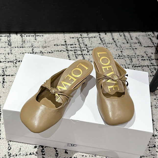 CHLOÉ 26S HIGH-HEELED MULES IN CAMEL BROWN CALFSKIN