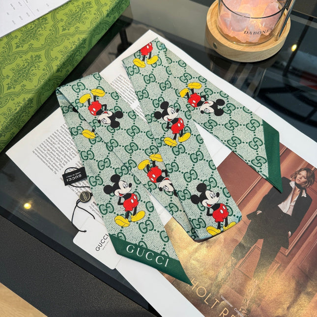 GUCCI 26S SCARF 90 IN SILK 225237