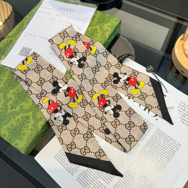GUCCI 26S SCARF 90 IN SILK 225240