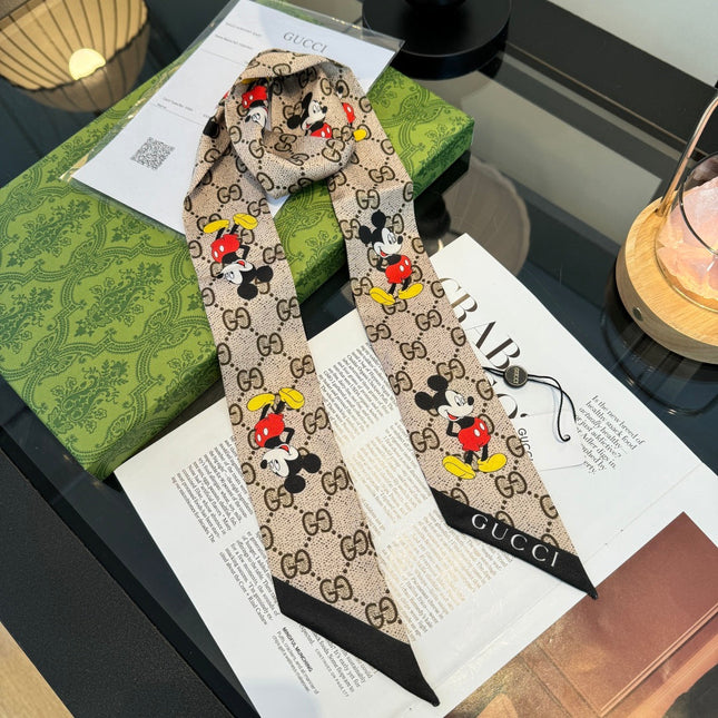 GUCCI 26S SCARF 90 IN SILK 225240