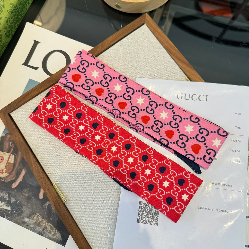 GUCCI 26S SCARF 120 IN SILK 290494
