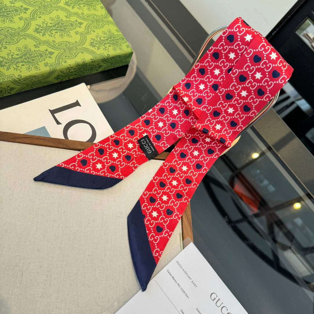 GUCCI 26S SCARF 120 IN SILK 290494