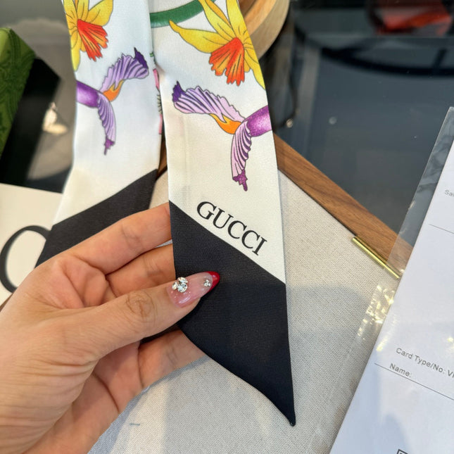 GUCCI 26S SCARF 120 IN SILK 280931