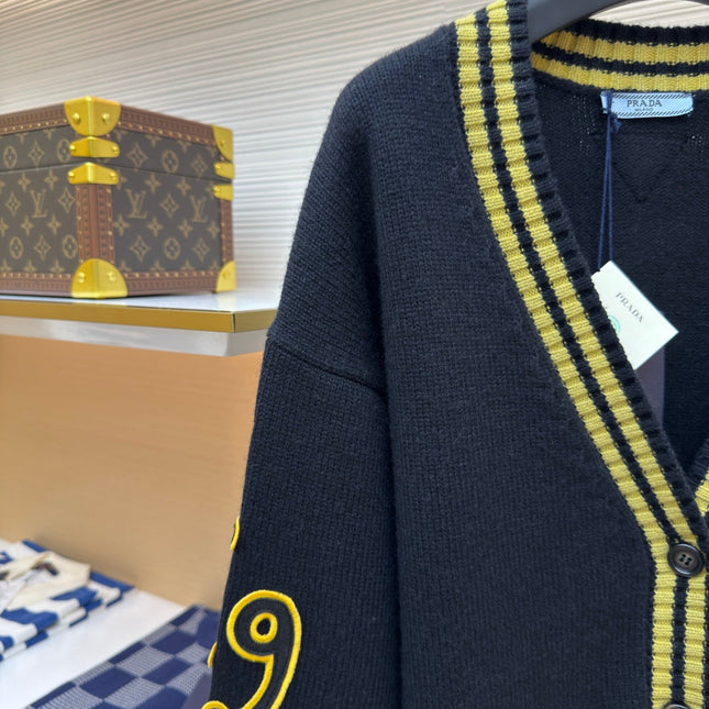 PRADA 25S CARDIGAN 541