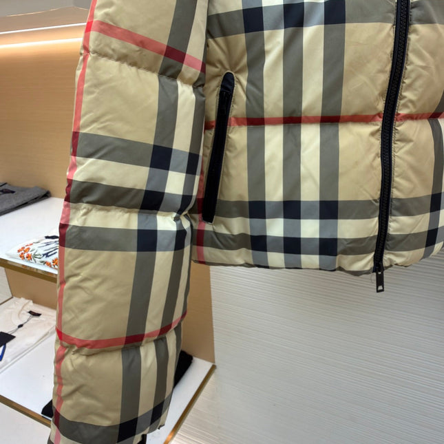 BURBERRY 25S DOWN JACKET 568517