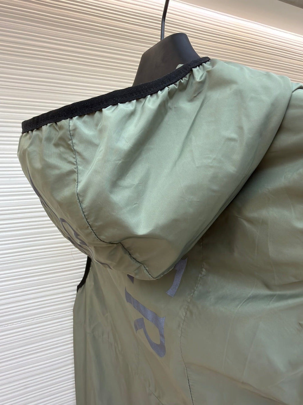 MONCLER 26S HOODED WINDBREAKER VEST 702